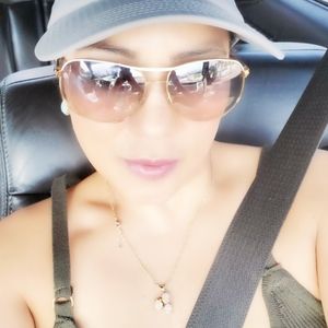 Meet your Posher, Yeimi